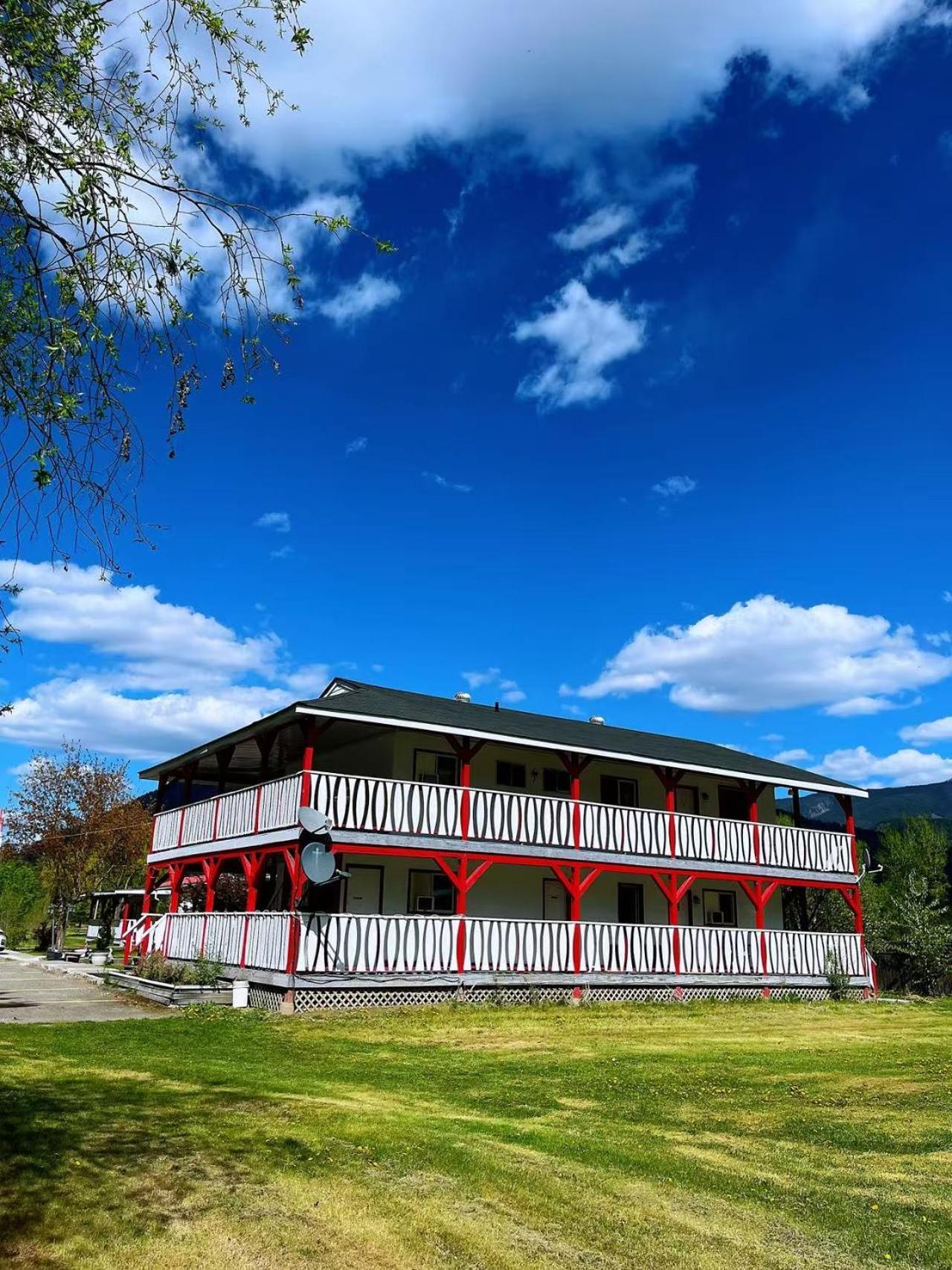 河畔高山汽车旅馆 Little Fort 外观 照片