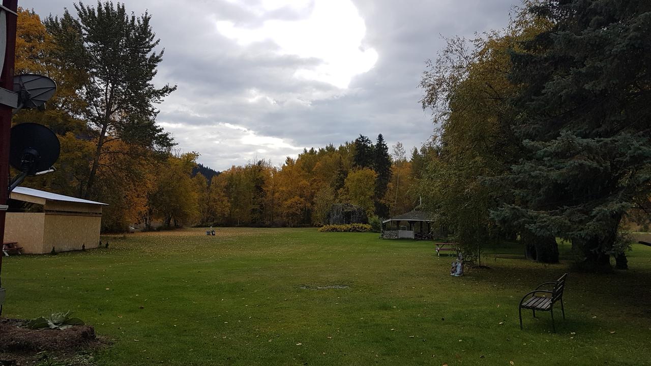 河畔高山汽车旅馆 Little Fort 外观 照片